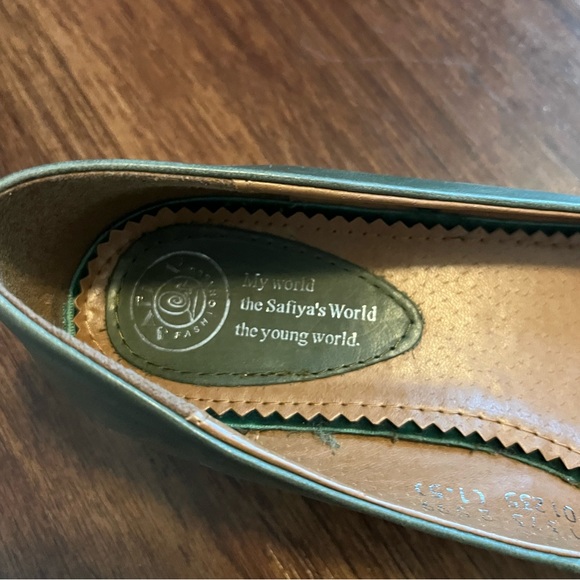 Super cute ballet flats with fish pattern. Safiya size 24cm (women’s 7 narrow). - Picture 6 of 6